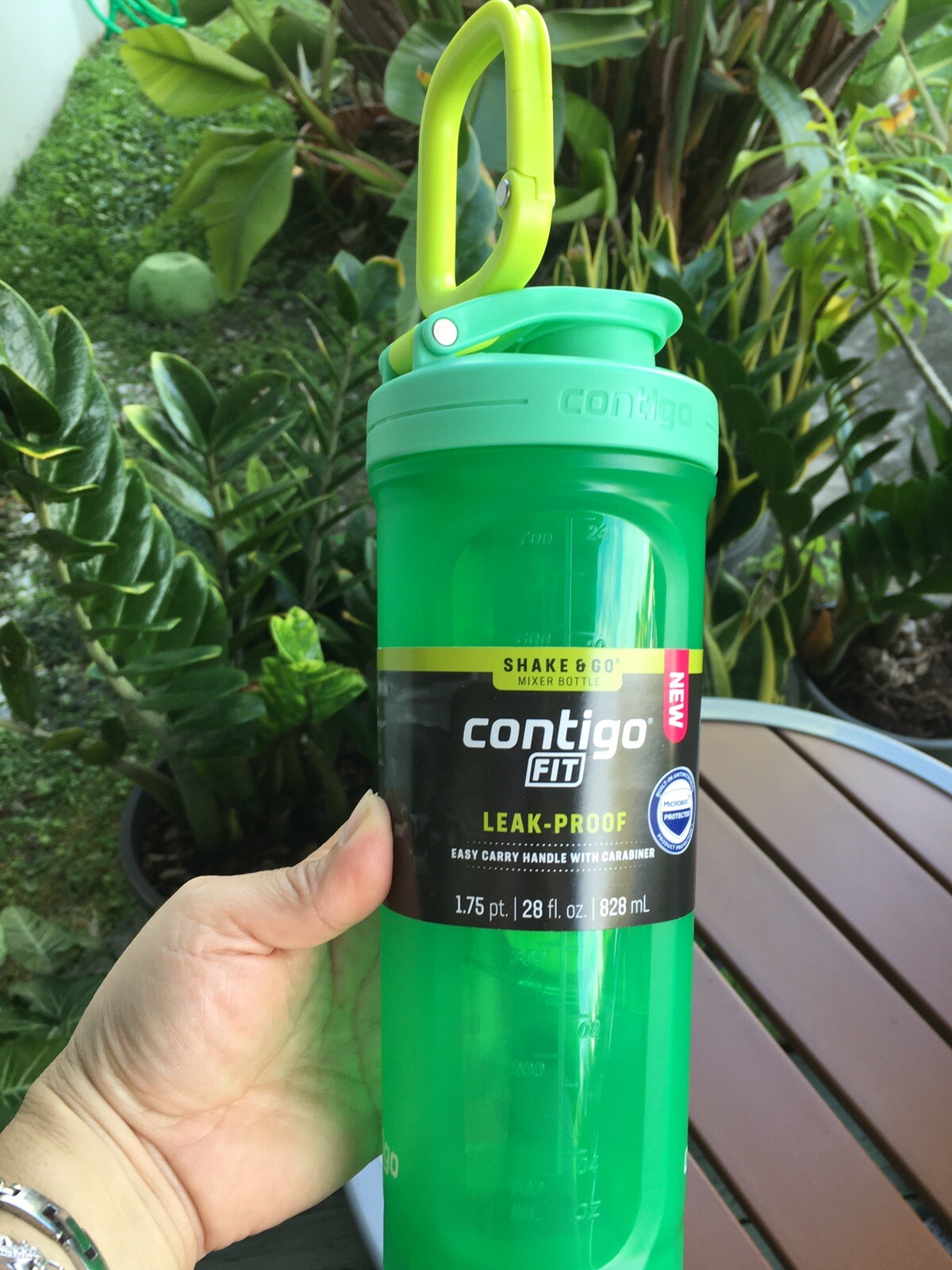 Contigo Fit Shake and Go Blender Bottle 28oz Leak Proof School Gym