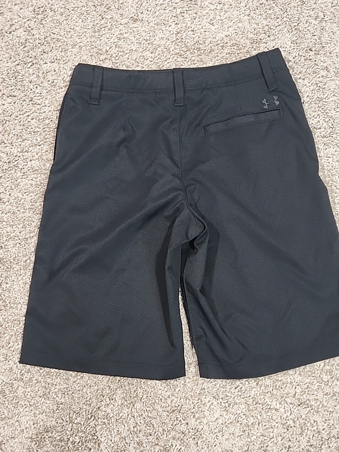 Youth Boys UNDER ARMOUR Golf Shorts Black Size 12 eBay