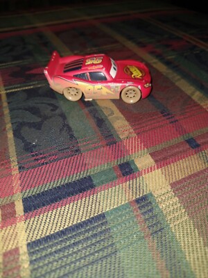 Disney Cars Dirt Track Lightning McQueen Diecast Dirty Dusty World of  Cars