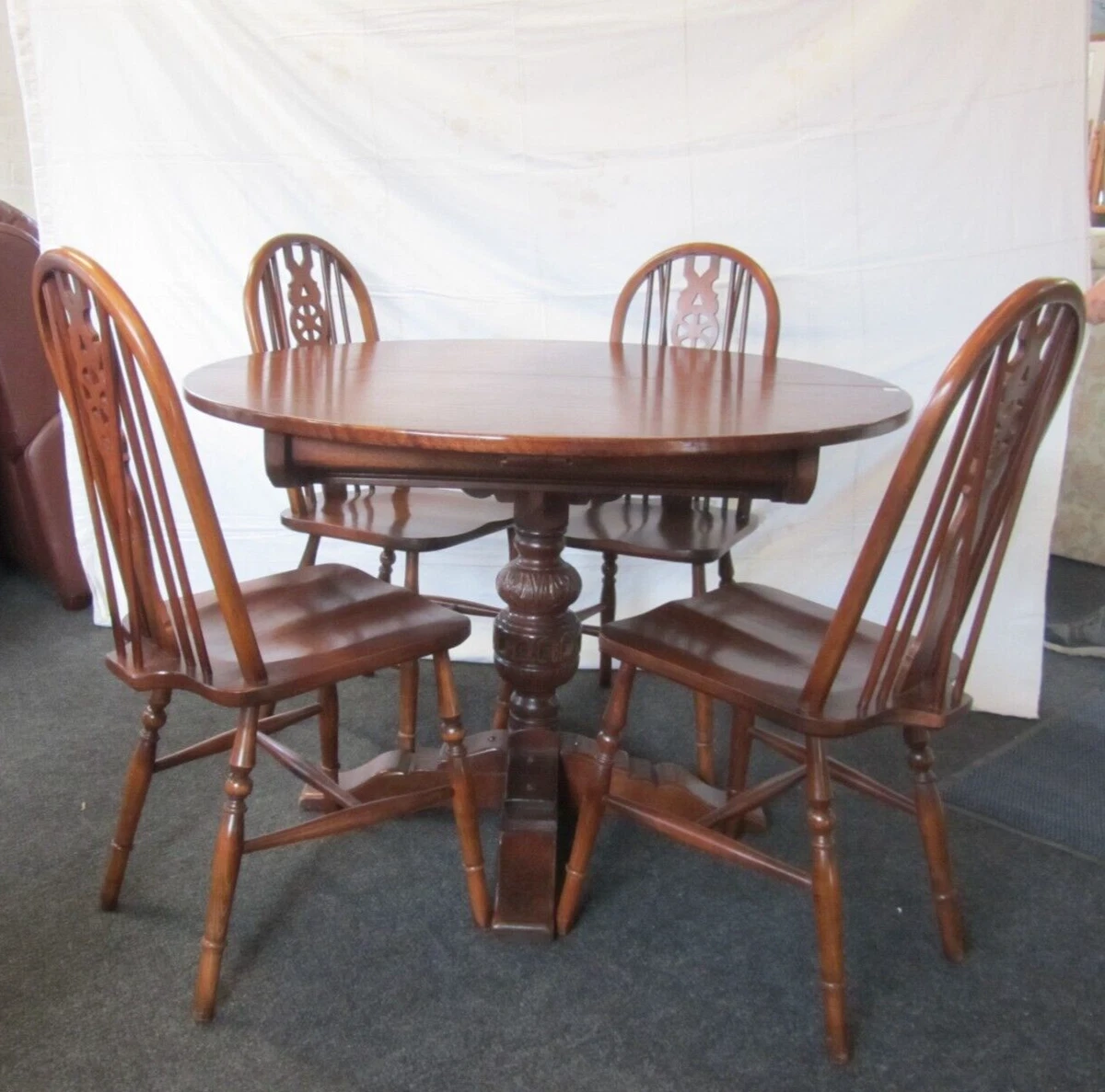 Old charm on sale table and chairs