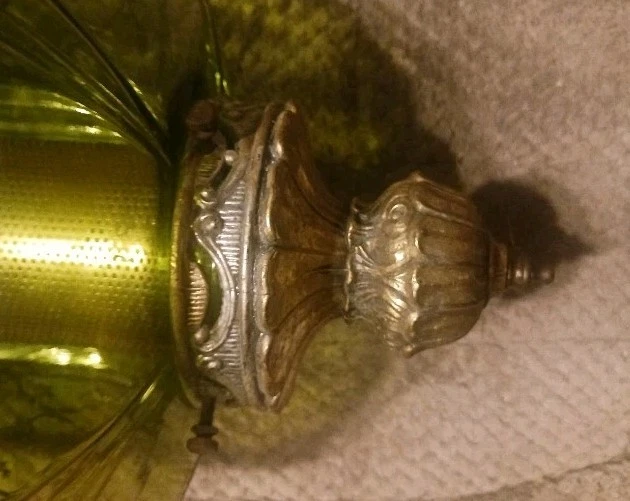 Antiguo colgante de luz de vitral verde y latón, grande Foto 3 de 4