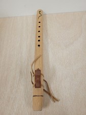 NATIVE AMERICAN FLUTE KEY OF C BIRD ON TOP AND SNAKE AT END. VERY GOOD