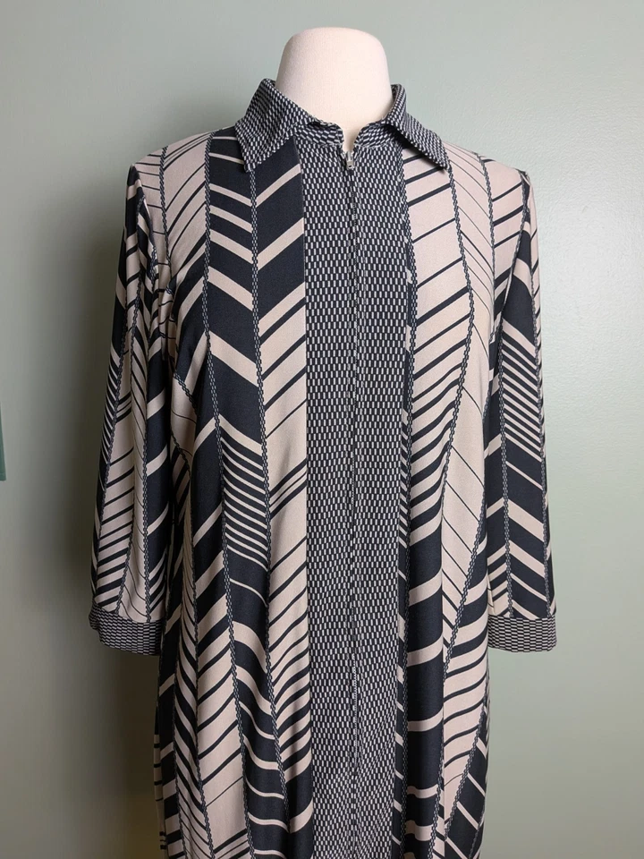 Robbie Lee Herringbone Print Mod Vintage Shift Zip Up Dress - Image 4 of 4