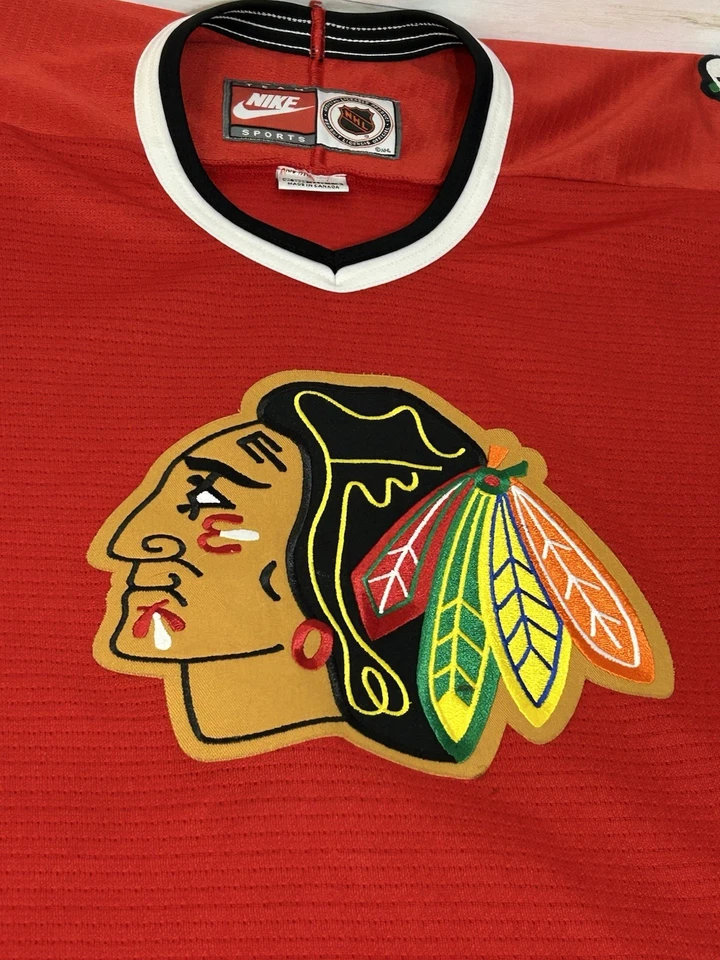 Chicago Blackhawks Jersey SMALL MENS Nike Team Made In Canada NHL Hockey shirt - Image 2 of 4