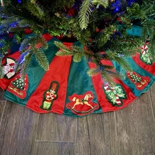 Vintage Handmade Appliqué Christmas Tree Skirt Red Green Nutcracker 46” 