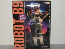 Moebius 1/6 Scale Robot B9 From "Lost In Space"