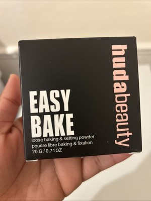 Huda Beauty Easy Bake Loose Setting Powder Bananenbrot, Full Size 20g