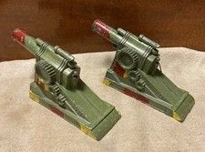 Vintage Pair Diecast WW-I Military Spring Loaded Cannon Howitzer Toys - USA