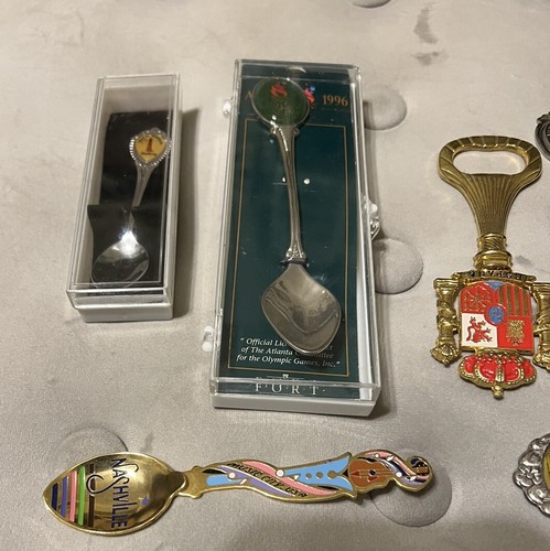 VINTAGE SOUVENIR SPOONS LOT OF 10 STATES COUNTRIES PLACES - Picture 2 of 10