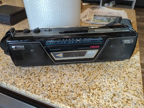 Vintage PANASONIC RS-FM14 Boom Box FM/AM Radio Cassette Tape Player With Strap