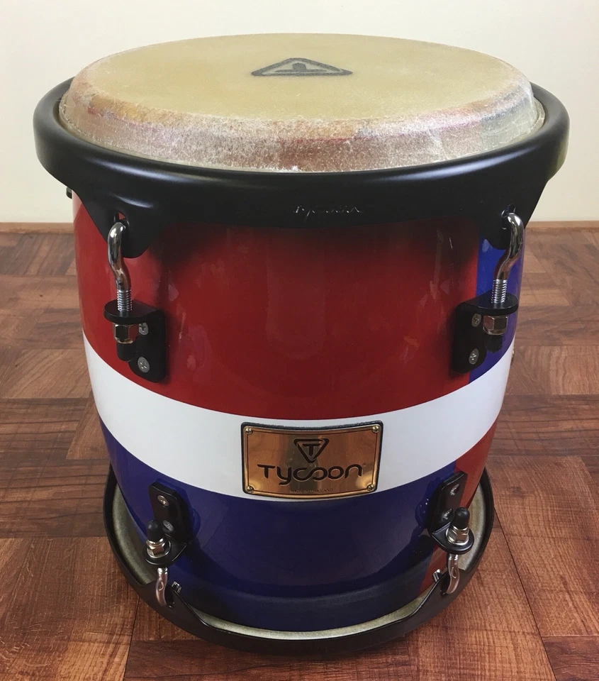 Tambora 11”-Diseño Bandera República Dominicana. Palo y correas incluidas Foto 2 de 4