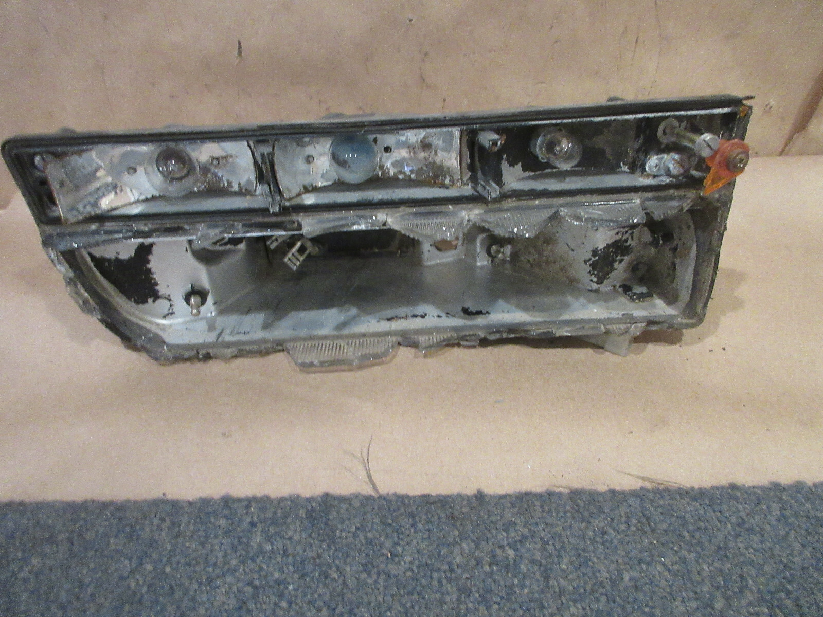 Ferrari Testarossa - RH Front Turn Signal Light Housing P/N 61652300