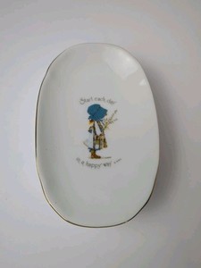 Vintage Holly Hobbie White Ceramic Soap Dish Trinket pedestal " Start Each Day "