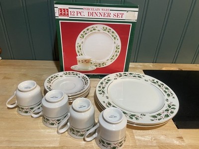Caldor dept 623 porcelain ware 12 piece holiday dinner set Christmas Mugs Plates
