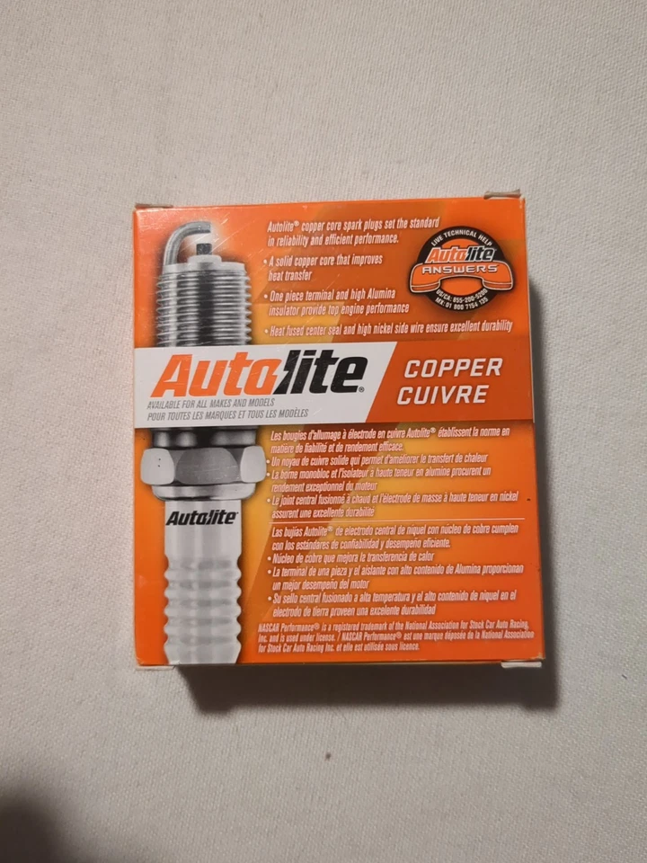 Paquete de 4 - Bujías de repuesto automotrices Autolite 46 con resistencia de cobre Foto 3 de 3