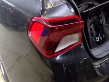 Driver Tail Light Incandescent Quarter Panel Mounted Fits 21-23 K5 924766