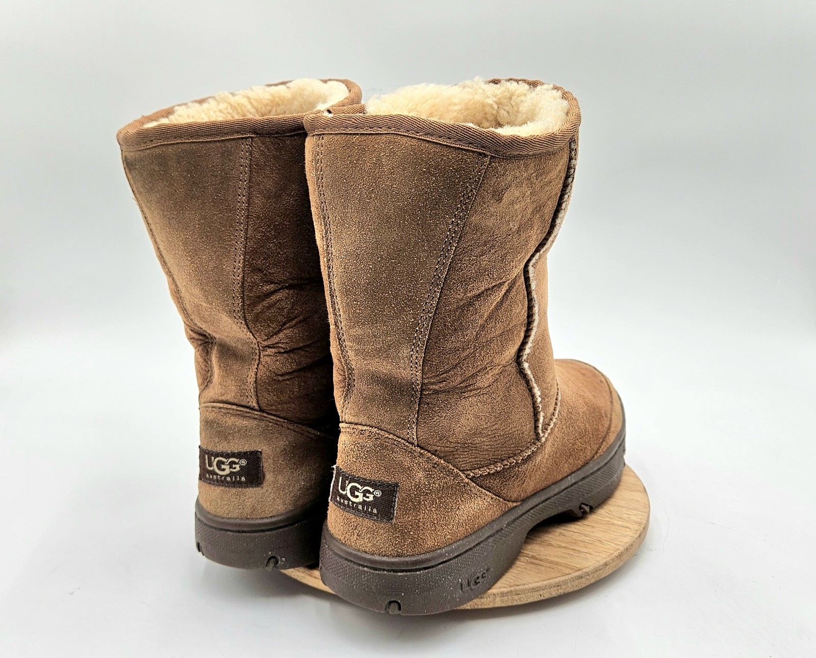 UGG Classic Chestnut Boot Suede Upper F8008H 100%… - image 1