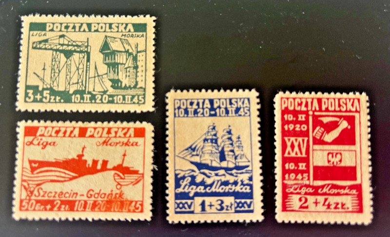 POLAND LOT OF FOUR DIFFERENT MINT NEVER HINGED STAMPS