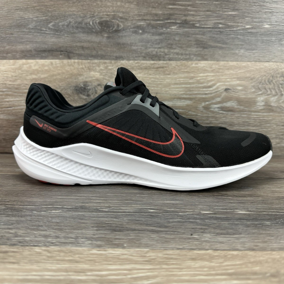 Nike Quest 5 Shoes Men Size 13 Running Black White Red 