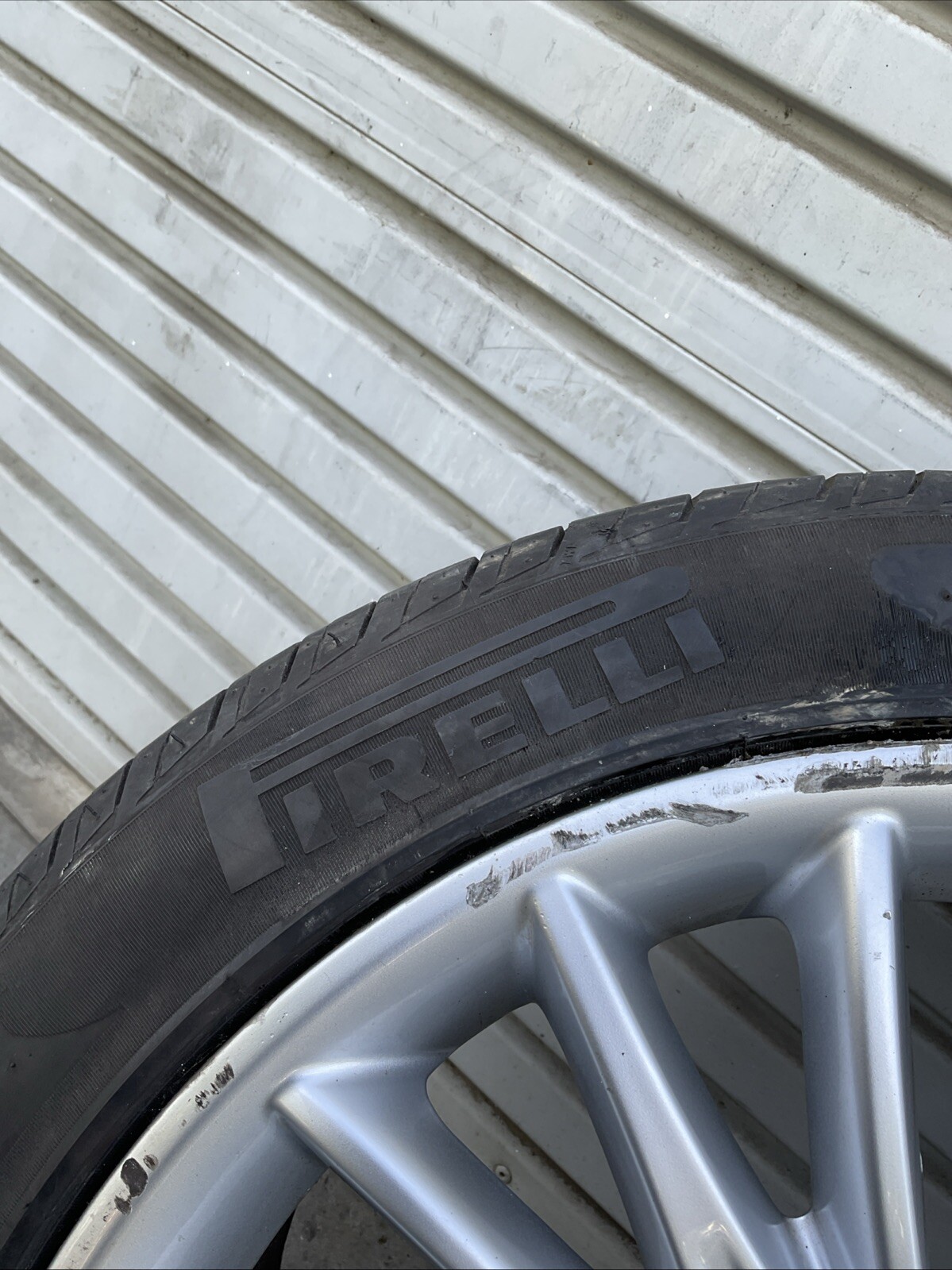 14-17 Maserati Quattroporte, Rear Wheel / Rim, Curb Rash, 19",  P/N 98015712 #2