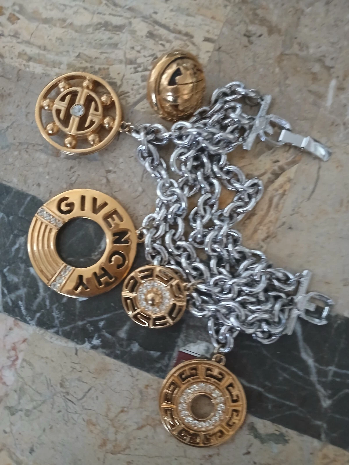 GIVENCHY Bracciale Ciondolo Catena Vintage Raro Logo Cerchio Oro