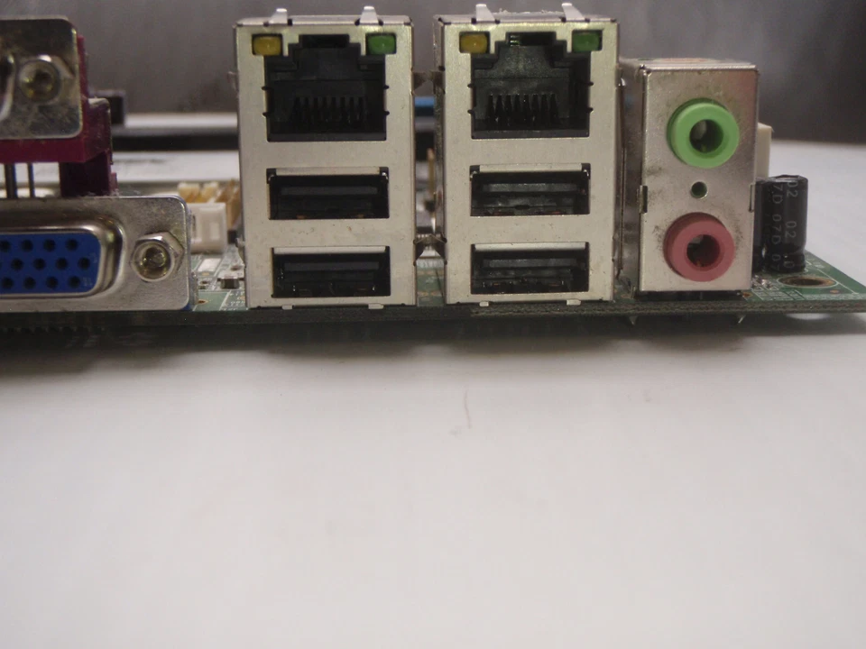 EPIA-N with LUKE Core Fusion CPU Motherboard - Image 4 of 4