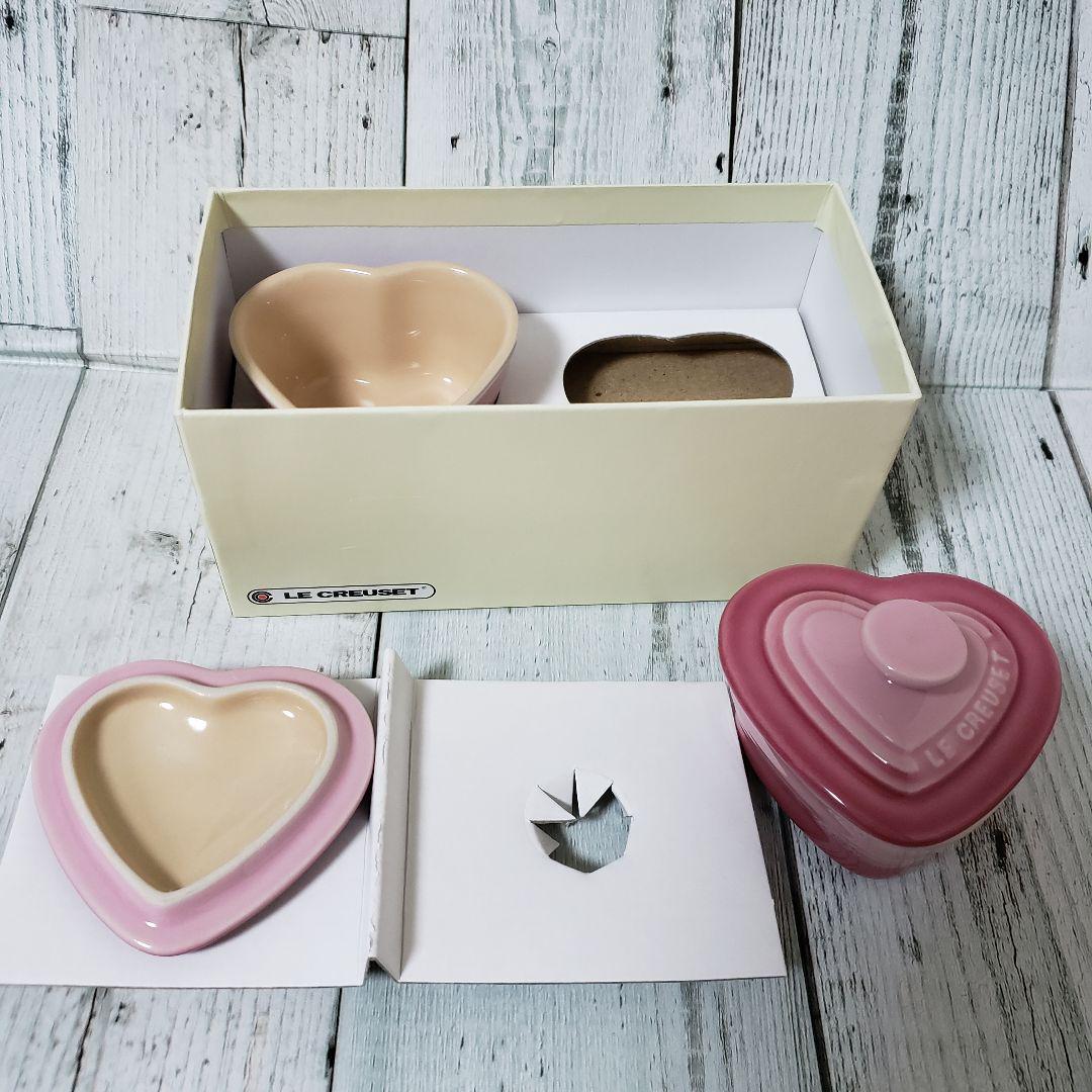 Le Creuset Heart Cocotte Putite Ramekin D'Amour Tray Set Rose