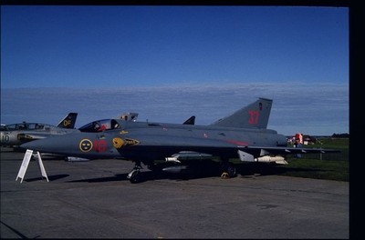 BH080 ORIGINAL K64 AIRCRAFT SLIDE: Swedish AF Saab J-35J Draken 35537 10/37