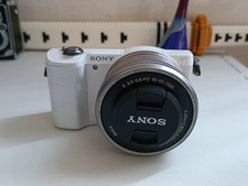 Sony Alpha a5000 24MP Mirrorless Camera w/16-50mm Lens APS-C white Kit