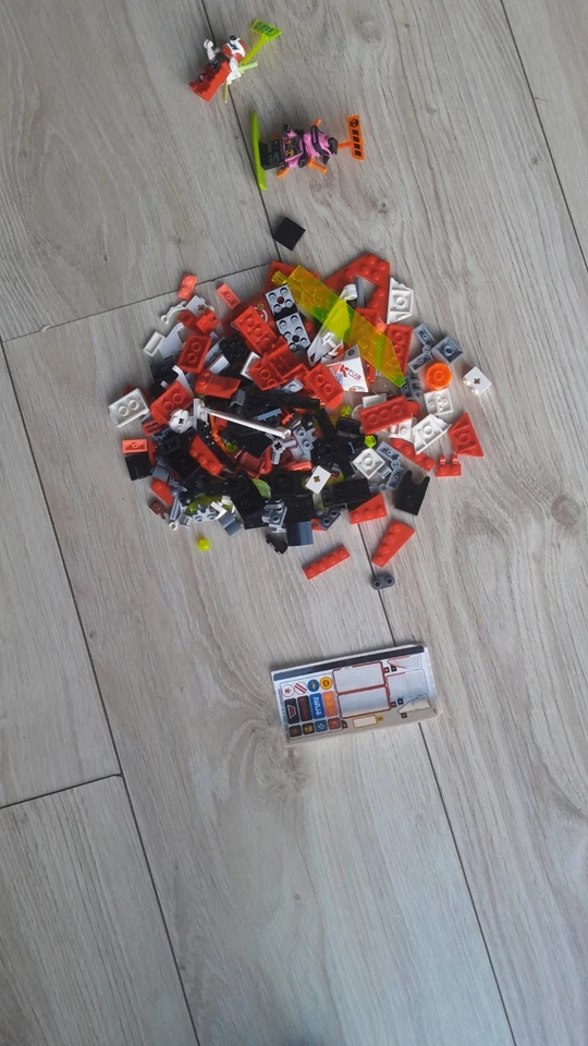 LEGO Ninjago 71707 Kai's Mech Jet, photo 3 sur 3