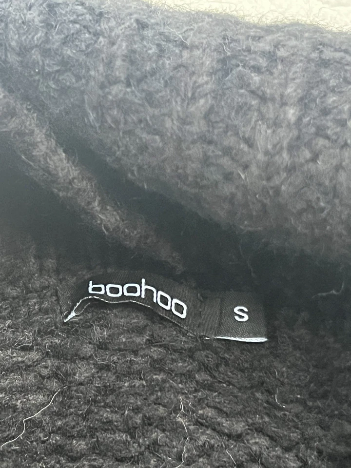 Suéter recortado boohoo para mujer blanco y negro a rayas cuello alto talla S Foto 3 de 4