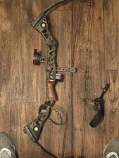 LX Mathews Solo Cam RH Compound Bow 60lb 28in Draw ReadLook