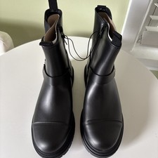 Art Class Black Boots size 5. Girls. Brand new in box.