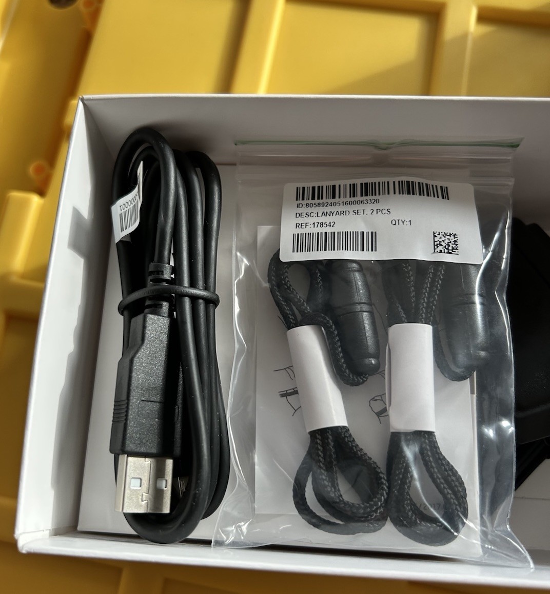 Oticon Connect Clip Bluetooth Streamer & Microphone. Very Lightly Used.