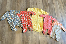 Carters Set of 5 Sleepers 1 NB, 3 3 Months, 1 Sack Sleeper 0-9 Months Girls
