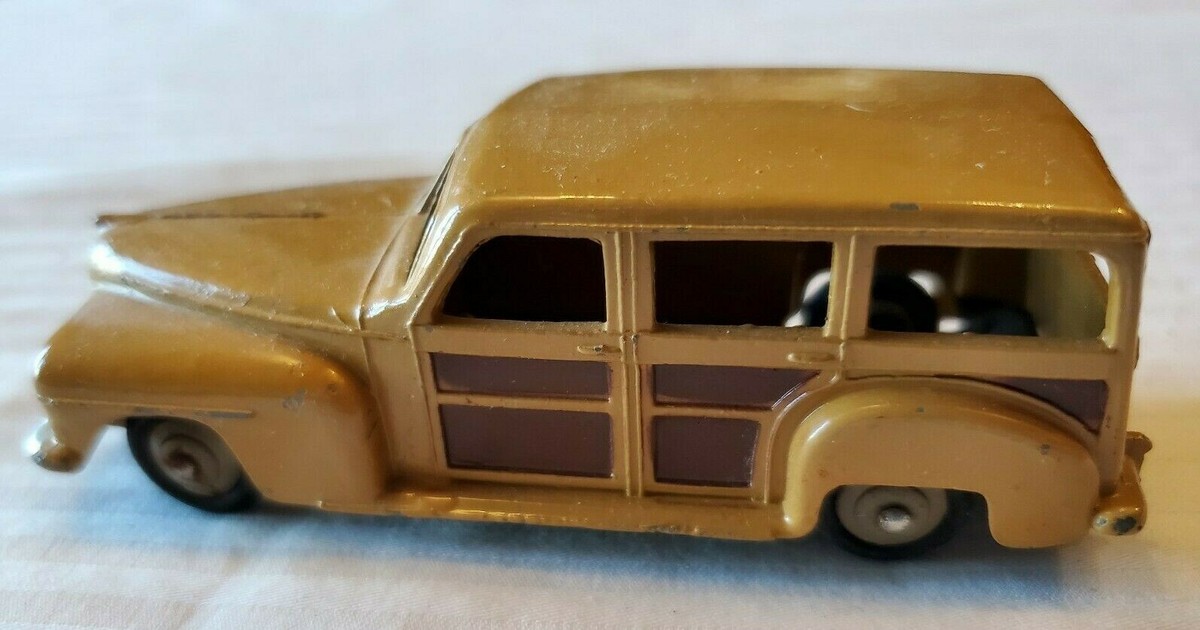 VINTAGE DINKY TOYS 1949 PLYMOUTH WOODY WOOD PANEL STATION WAGON