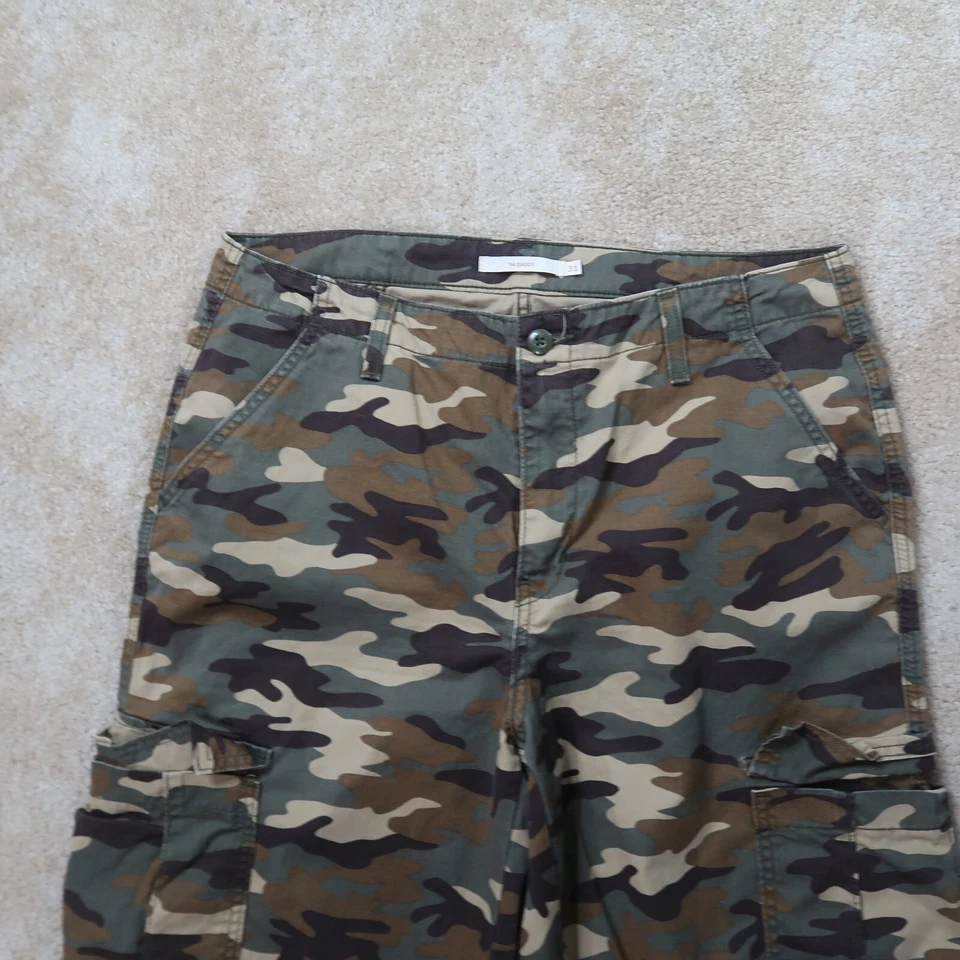Levi's 94 Baggy Camouflage Cargo Wide Leg Pants women' 31 Pull string legs - Image 3 of 4