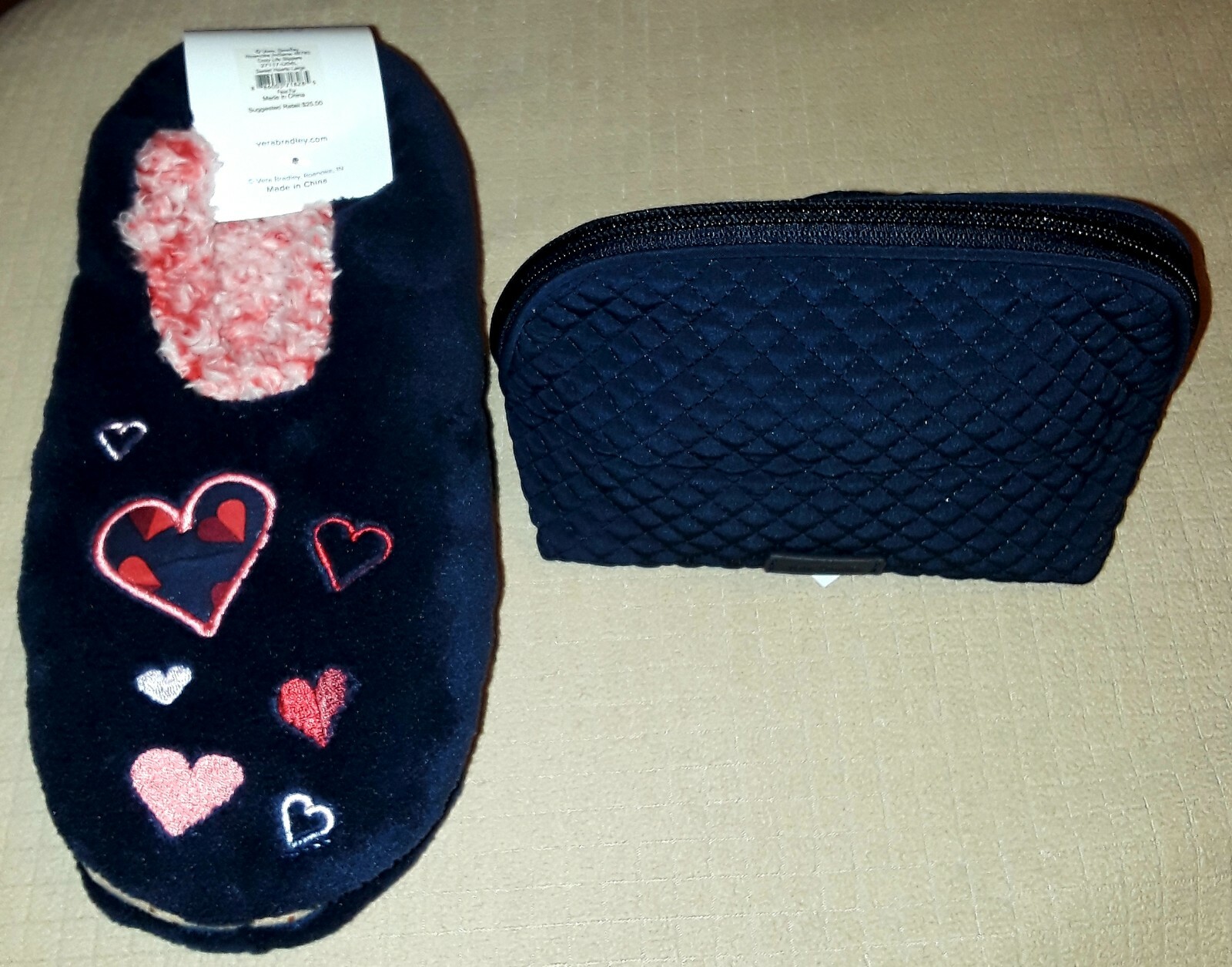 Vera Bradley *FREE SOCKET* Sweet Hearts Cosmetic & Slippers (L) See Description image 2