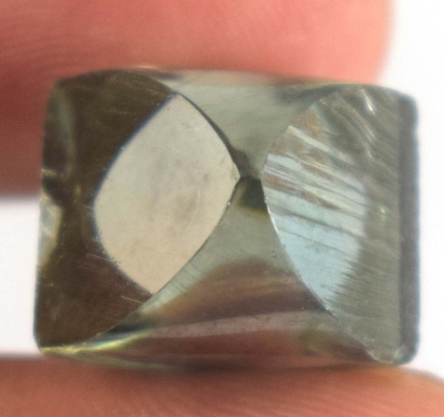 Loose CVD Raw Diamond VVS1 Clarity 13.30 Ct H-I Fancy Green Flawless Certified