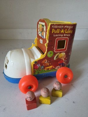 Vtg 1970 Fisher-Price Play Family Lacing Shoe #136 w/Little People See Pics