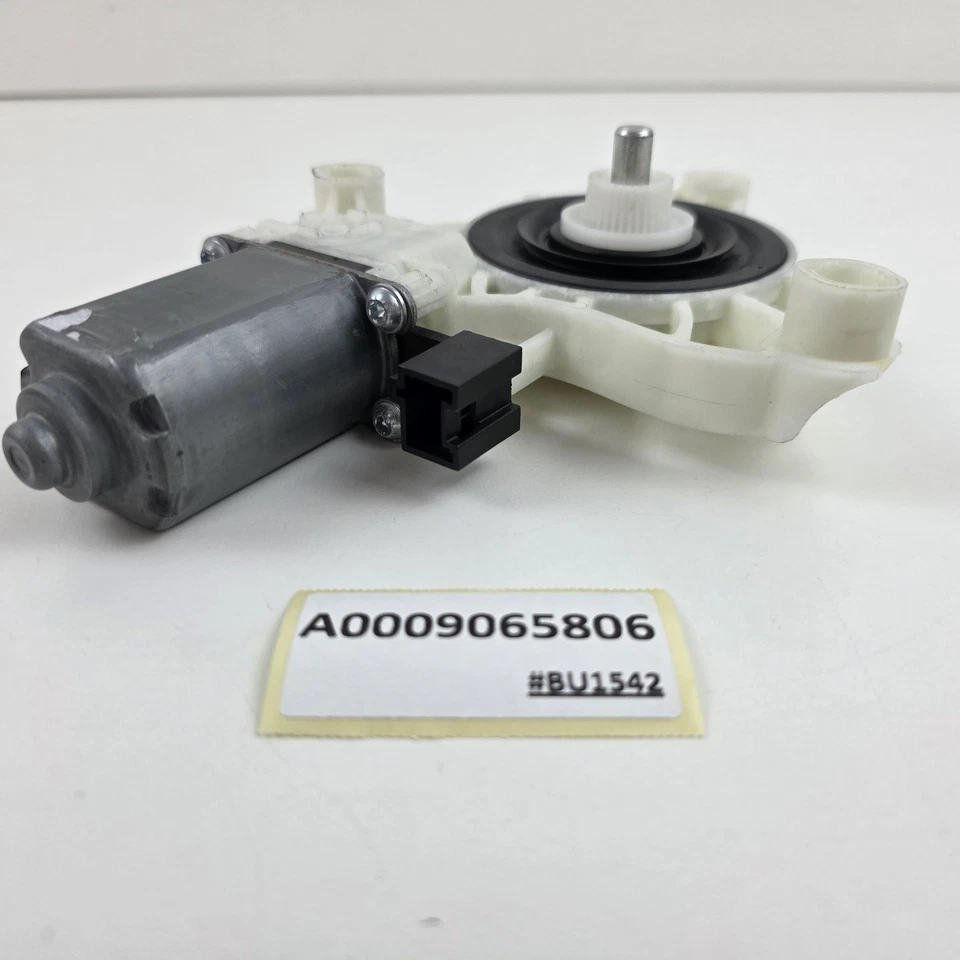 2018-2020 Mercedes-Benz S450 Front Left Door Window Regulator Motor A0009065806 — 第 3/4 张图片