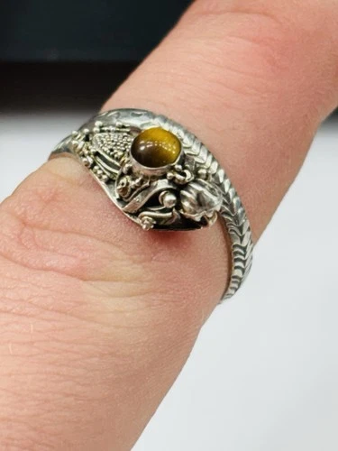 Vintage silver filigree and tiger’s eye snake ring UK size O adjustable