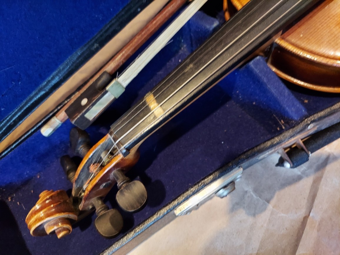 E. R. Pfretzschner Size 4/4 Violin, W Germany (Mittenwald