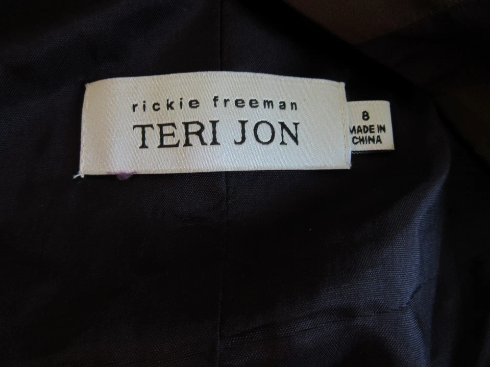 Vestido Rickie Freeman para Teri Jon púrpura y bronce a rayas seda cuello en V globo 8 Foto 4 de 4