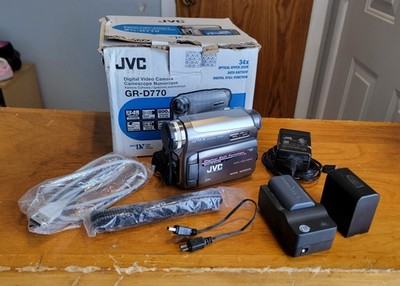 JVC Digital Video Camera GR-D770U - 34x Optical Zoom w/ Box & Accessories *READ*