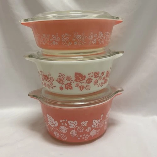 Pyrex Pink Gooseberry Casserole Dishes With Lids