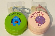 PERSONALISED YOYO MONSTER DESIGN GIRLS (PINK) & BOYS (GREEN) NAMES LIMITED NAMES