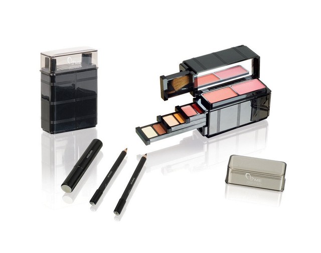 Amazon Com All In One Makeup Kit 185 Piece Complete Makeover Set