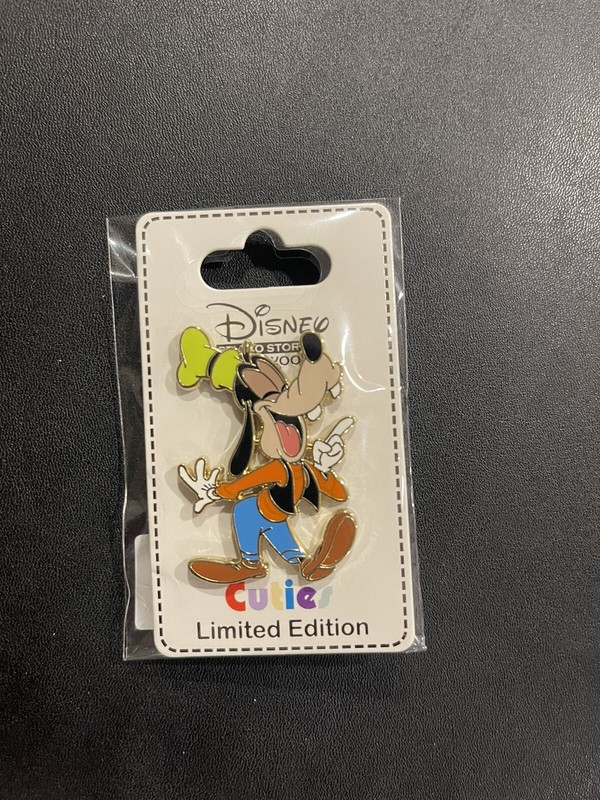 D23 2024 DSSH Disney Pin Mickey and Friends Cuties Series Goofy LE 300
