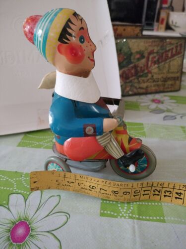 BIMBo SU TRICICLO GIOCATTOLO EPOCA IN LATTA VINTAGE - Foto 5 di 5